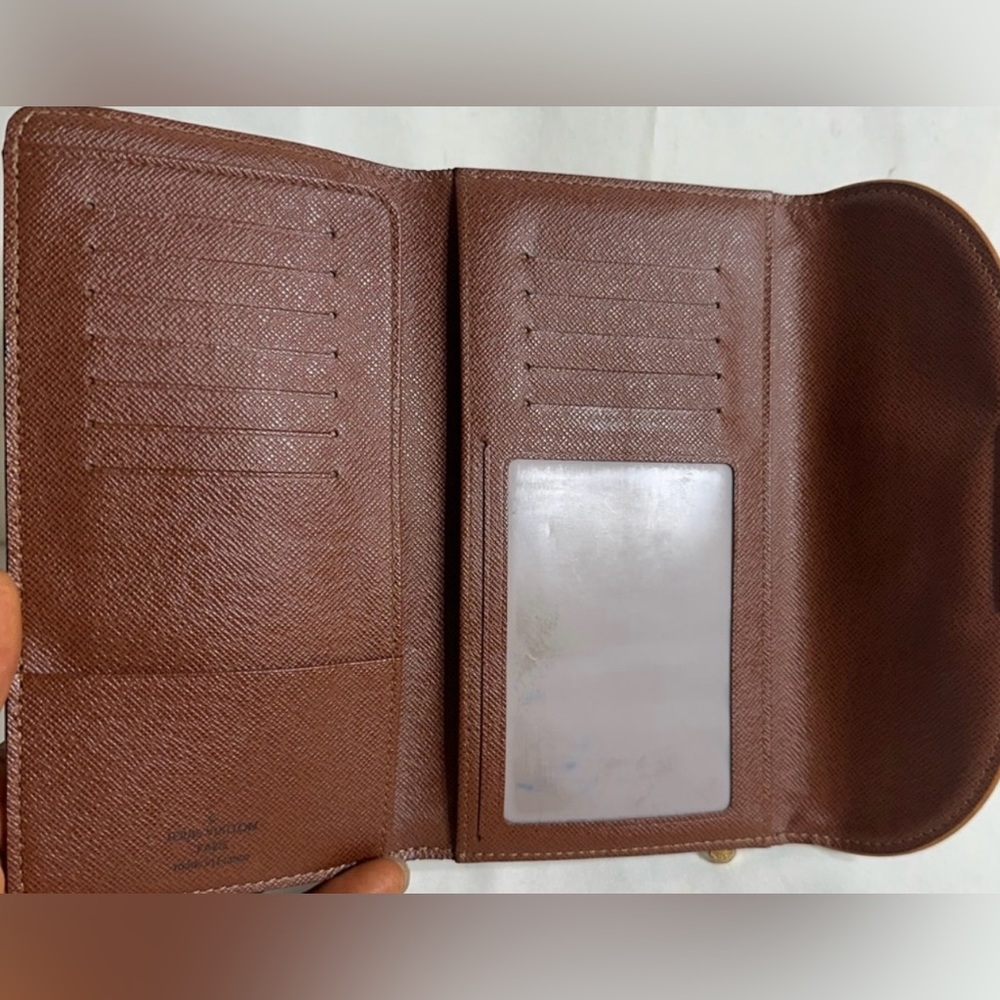 FLASH SALE🔥🔥RARE & EXCELLENT  CONDITION 100% AUTHENTIC LV WALLET💗💗💗 - Picture 3 of 12